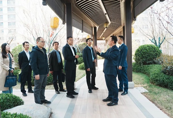 市改革發展研究中心副主任王冰林帶隊到恒信·東方名著參觀調研